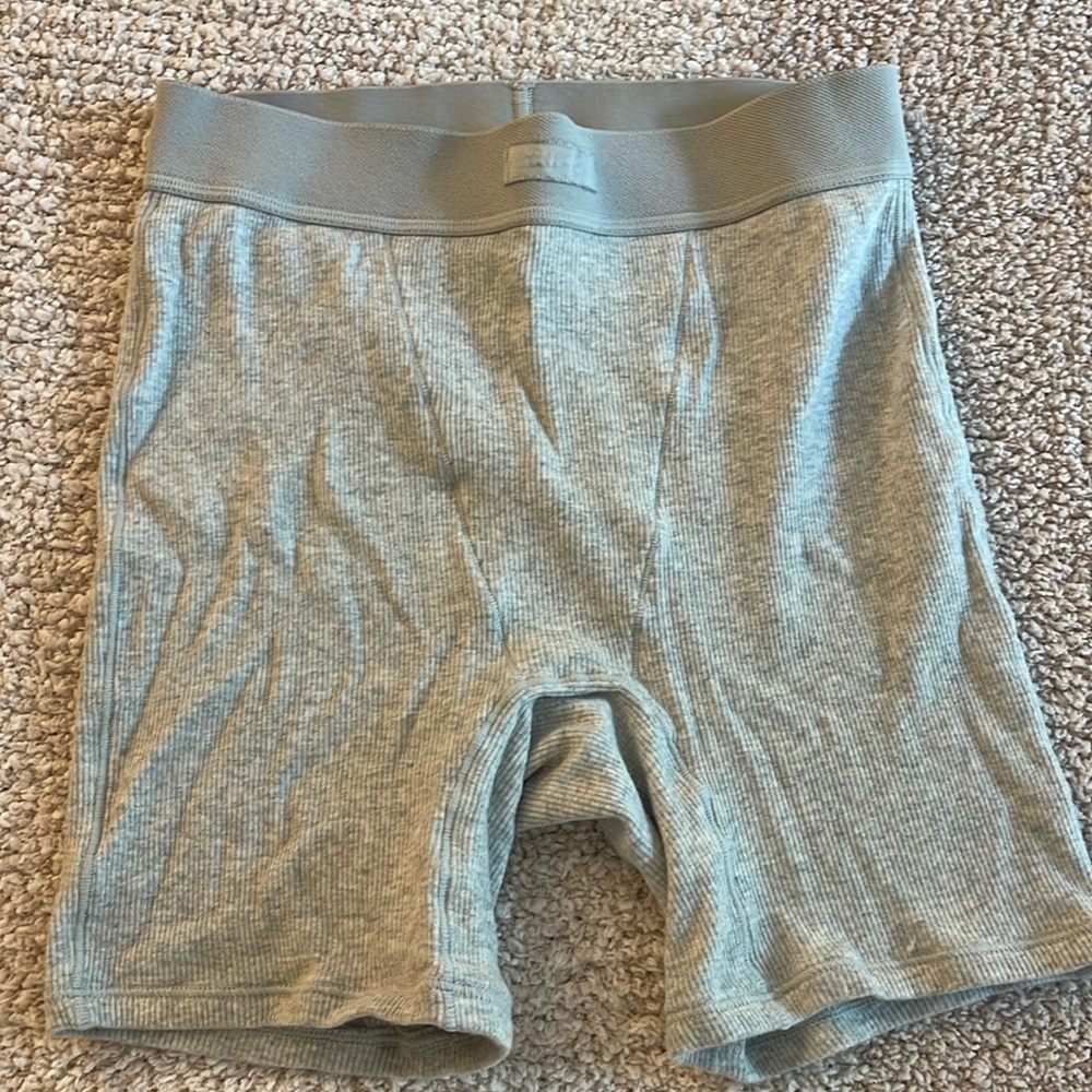 Skims XS boyfriend shorts